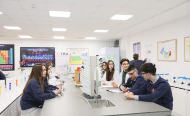 Shqipëria, e 4-a për përqindjen e lartë të vajzave që diplomohen në shkenca