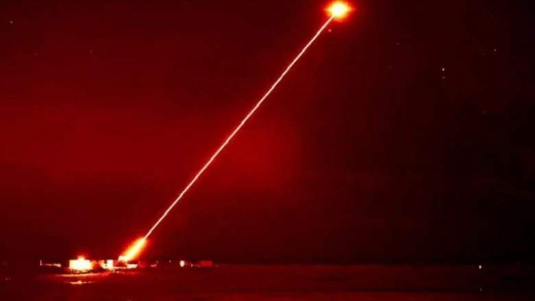 DragonFire, arma e re laserike e ushtrisë britanike – mund të godasë me saktësi monedhën 1 funtëshe nga një distancë prej një kilometri
