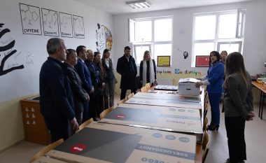Fuqizimi i të rinjve – IPKO mbështet arsimin përmes donacioneve në tri shkolla të Kosovës