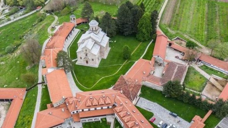 Gazeta gjermane: Manastiri i Deçanit pritet t’i hapë rrugë Kosovës për anëtarësim në Këshillin e Evropës