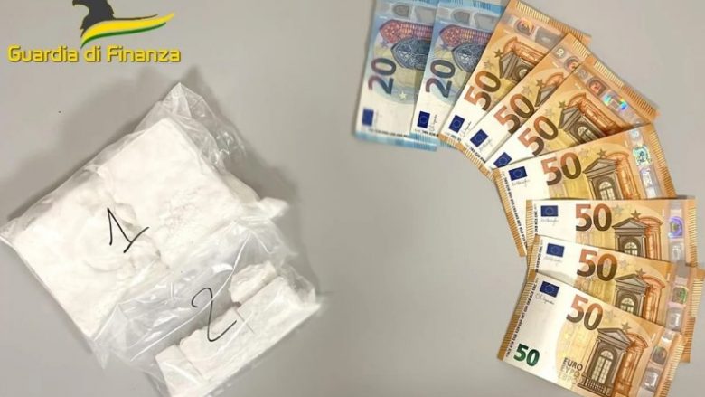 Arrestohet shqiptari në Itali! Korrieri i drogës me 100 mijë euro kokainë po e çonte nga Vicenza në Trento