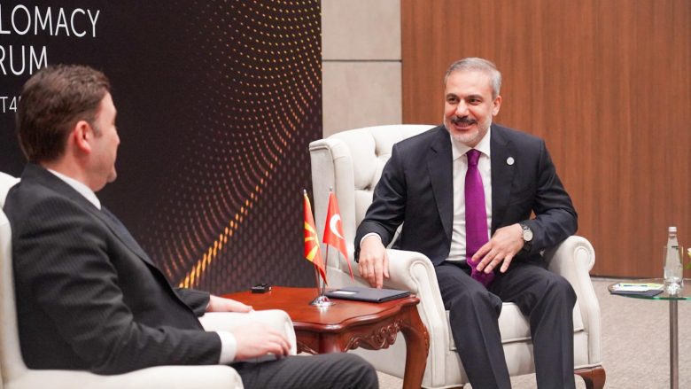 Osmani në takim me Fidan: Turqia ka rol të rëndësishëm si aleat i Maqedonisë së Veriut