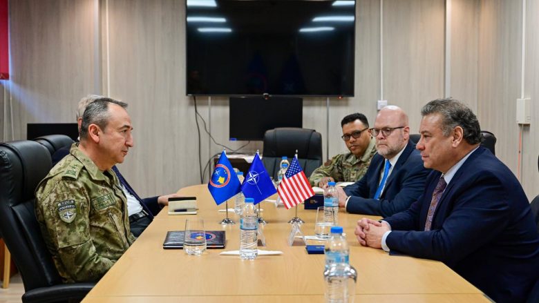 Escobar e Hovenier takojnë komandantin e KFOR-it, bisedojnë për sigurinë e Kosovës dhe stabilitetin në rajon