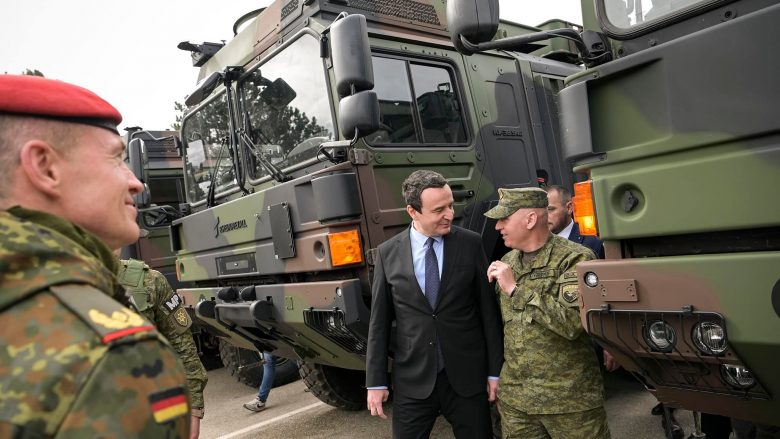 Arritja e kamionëve ushtarakë gjermanë për FSK-në, Kurti: Mbrojtje e siguri për shtetin tonë