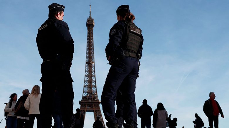 Franca ngre alarmin për terror në nivelin më të lartë