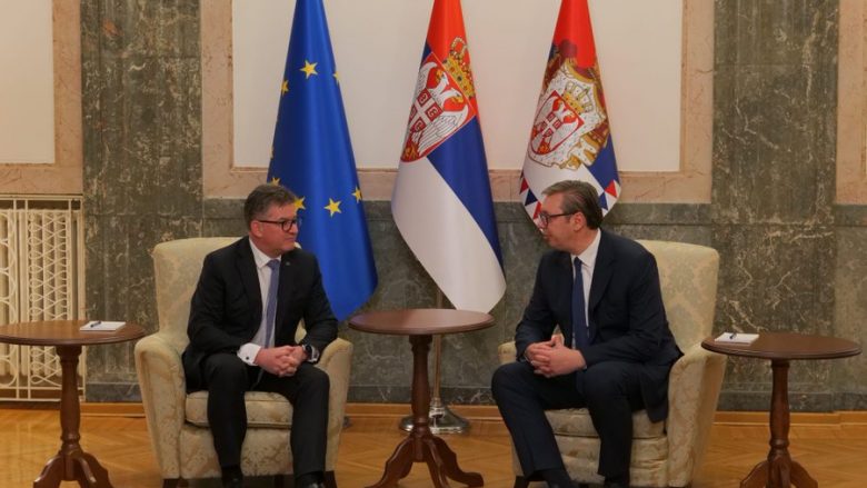 Për takimin me Vuçiqin, Lajçak: Biseduam për zbatimin e marrëveshjes drejt normalizimit të marrëdhënieve Kosovë-Serbi