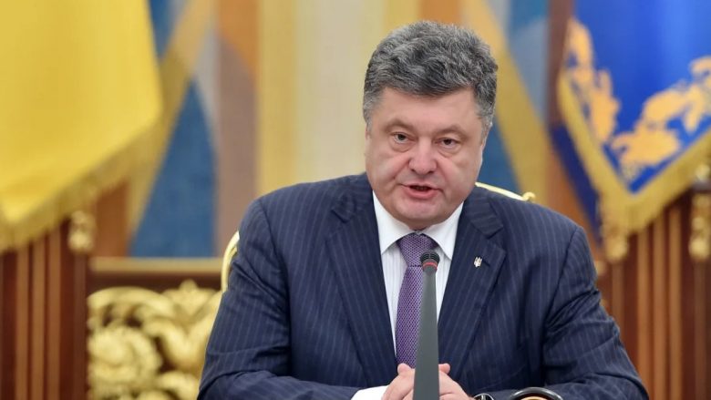 Poroshenko: Humbja e Ukrainës mund të çojë në “futjen e çizmeve ruse në territorin e NATO-s”