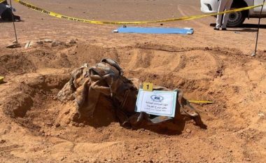 Një varr masiv me 65 trupa u gjet në Libi