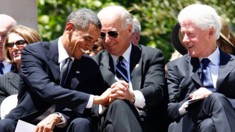 Obama dhe Clinton i dalin në ndihmë Bidenit – një foto me tre presidentët amerikanë do të kushtojë 100 mijë dollarë