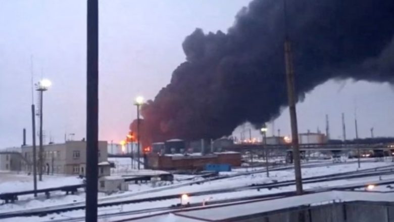 SHBA i bëri thirrje Ukrainës që të ndalojë sulmet ndaj rafinerive ruse të naftës