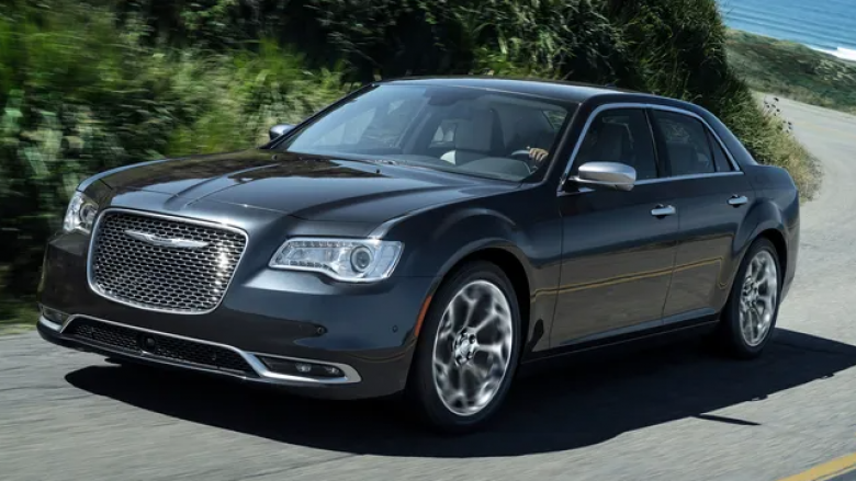 Chrysler do të tërheqë nga tregu amerikan 286 mijë automjete për shkak të defektit me airbag