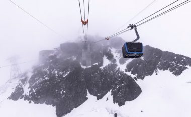 Pesë skiatorë të zhdukur janë gjetur të vdekur në Alpet zvicerane – një mbetet i zhdukur