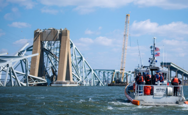 Fillon operacioni i shpëtimit për gjetjen e katër trupave të humbur nga shembja e urës në Baltimore