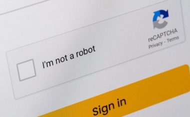 Çfarë ndodh kur klikoni “unë nuk jam robot” – përgjigja do të shqetësojë shumë njerëz