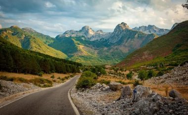 Forbes: Shqipëria, destinacioni me klimë mesdhetare, ushqim të mirë dhe çmime të arsyeshme