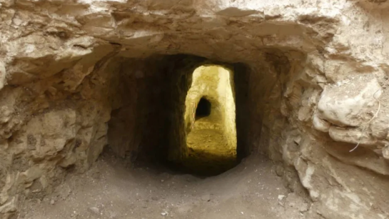 Zbulim i rrallë në Francë – gjendet rrjeti 800 vjeçar i tuneleve nëntokësore