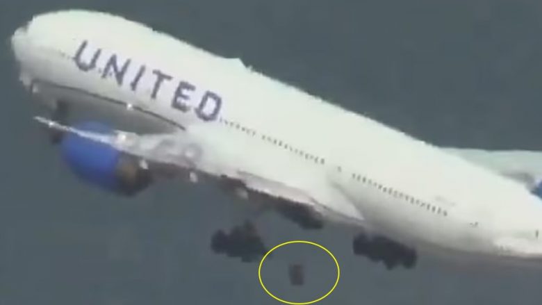 Momenti kur rrota ‘shkëputet’ nga aeroplani që sapo ishte larguar nga aeroporti i San Franciskos – shihni se çfarë u bëri makinave poshtë