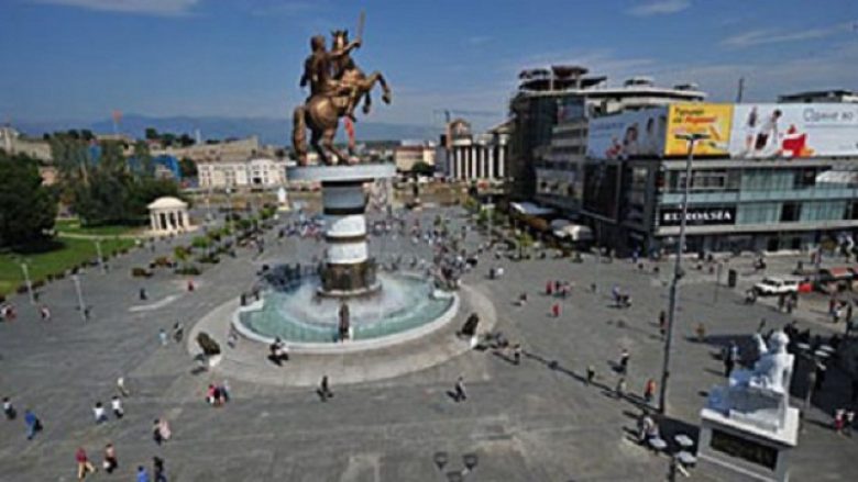 170 lypsarë, rrugëve të çarshisë e sheshit të Shkupit