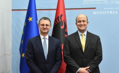 Diskutohet finalizimi i marrëveshjes së re të asistencës së SHBA-së për Shqipërinë