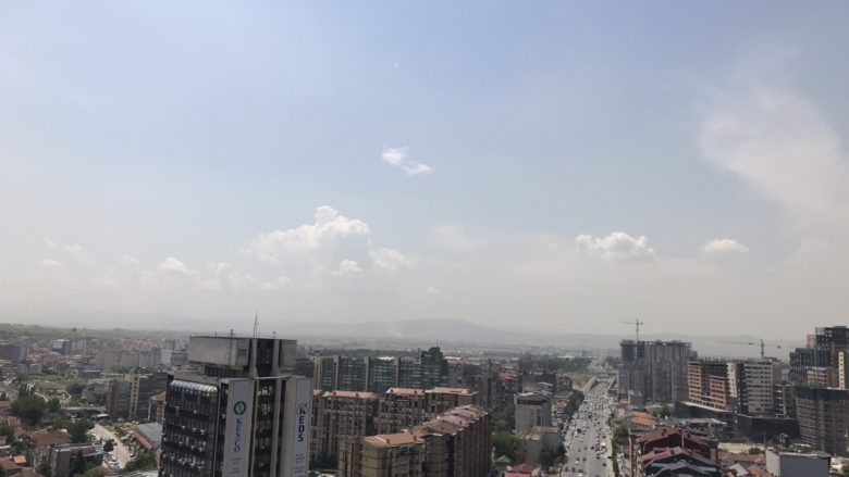 Përmirësohet cilësia e ajrit në Prishtinë në orët e pasditës