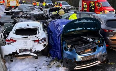 Dy të vdekur dhe dhjetëra të lënduar në aksident trafiku në Bavari