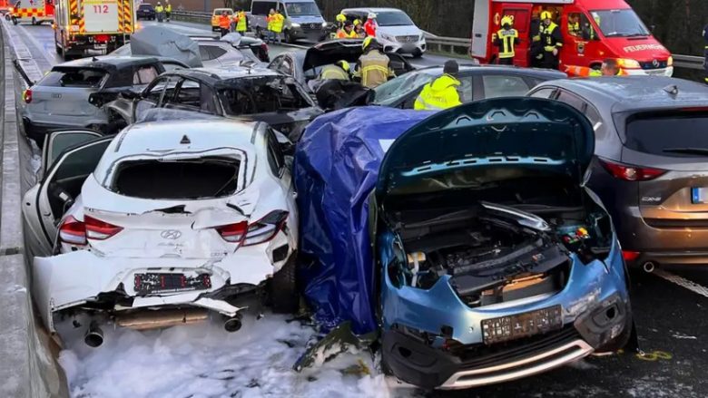 Dy të vdekur dhe dhjetëra të lënduar në aksident trafiku në Bavari