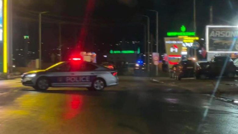 Aksident në rrugën Mitrovicë-Prishtinë, tre të lënduar