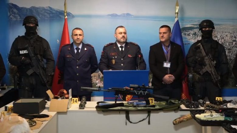 Nga kallashnikovi te snajperi, ‘RENEA’ zbulon bazë armatimi në Vlorë