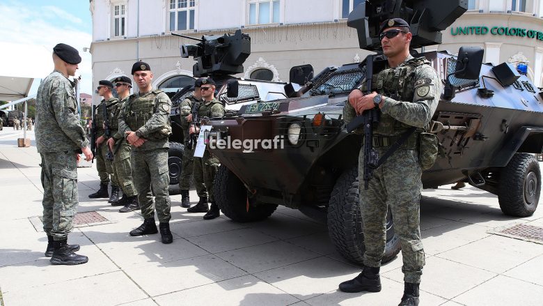 Ministria e Mbrojtjes jep tender në vlerë 1.8 milion euro për furnizim të FSK-së me 17 mijë palë çizme ushtarake