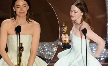 Emma Stone-s i çahet fustani, teksa pranon çmimin “Oscar” për filmin “Poor Things”