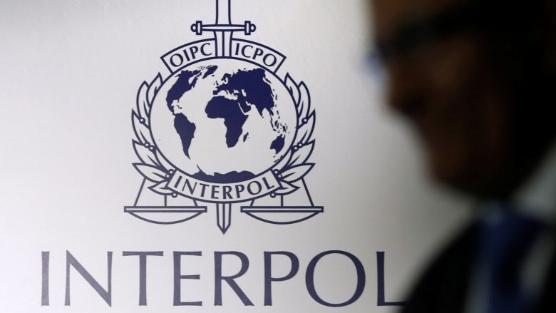 Po kërkoheshin nga Interpoli – policia në Ferizaj sekuestron katër vetura me targa franceze