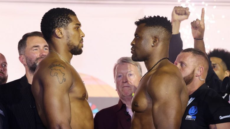 Joshua dhe Ngannou kanë bërë peshimet para meçit – kjo është pesha e dy boksierëve