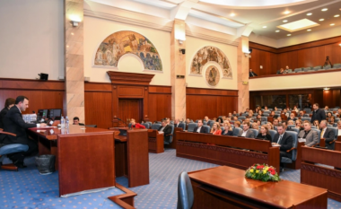 Kuvendi i Maqedonisë miratoi një deklaratë për të shënuar katër vjetorin e anëtarësimit në NATO dhe 75 vjetorin e formimit të Aleancës