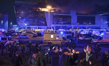 Shkon në 93 numri i viktimave pas sulmit në Moskë