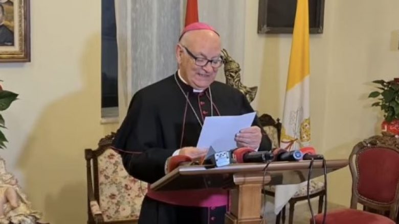 Katolikët festojnë Pashkët, mesazhe për paqe nga kardinalët në Vatikan e Shqipëri