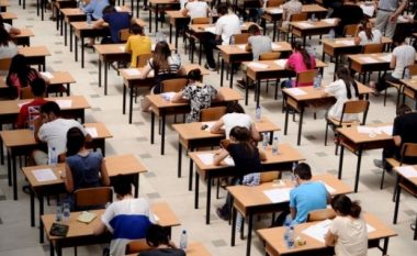 Bie numri i nxënësve që i nënshtrohen testit të maturës, Pupovci: Arsye mund të jetë rënia e interesimit për studime universitare