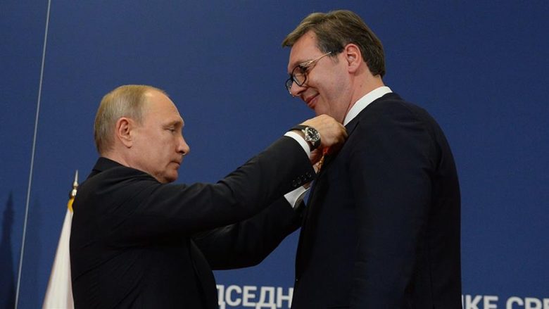 Vuçiq me vetëdije po hyn në ‘përqafimin rus’, çfarë po synon presidenti serb që vazhdimisht po e shpërfillë BE-në?