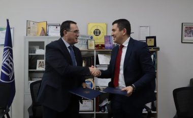 Mundësi të shumta për studentët kosovarë: Coca-Cola HBC Kosova dhe kolegji UBT nënshkruajnë marrëveshje bashkëpunimi