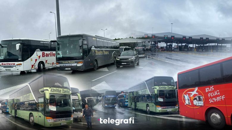 Bllokimi i disa autobusëve dhe veturave të Kosovës në Serbi, një qytetar tregon se policia serbe është duke duke i marr në pyetje