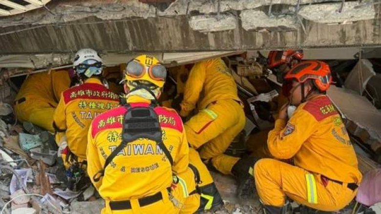 Tërmeti në Tajvan, mbi 930 të lënduar – ekipet e shpëtimit në kërkim të mbijetuarve të mundshëm që janë ngujuar nën rrënoja