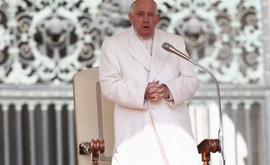Papa Françesku bën sërish thirrje për ‘negociata’ për paqe në Ukrainë
