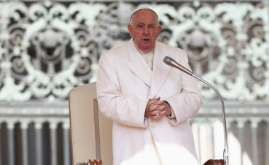 Papa Françesku bën sërish thirrje për ‘negociata’ për paqe në Ukrainë