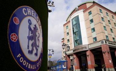 Chelsea kishte humbje marramendëse prej 290 milionë euro – po përpiqet t’i shpëtojë dënimit duke e shitur hotelin te pronarët e klubit
