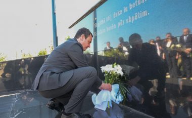 Kurti nderon të vrarët në Kaçanik: Po punojmë për një Kosovë të paqes, të drejtësisë dhe përparimit