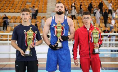 Kampionati individual i Kosovës në boks: Donat Syla, Zenel Hasani dhe Ensar Badalli, ishin më të mirët