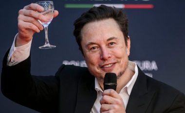 Elon Musk është 36 miliardë dollarë më i pasur që nga kthimi nga udhëtimi i tij në Kinë