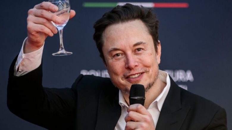 Elon Musk është 36 miliardë dollarë më i pasur që nga kthimi nga udhëtimi i tij në Kinë