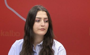 Aktivistja Blenda Asllani e quan ‘të kundërligjshëm’ vendimin e rektorit të UP-së për pezullimin e profesorit Krasniqi