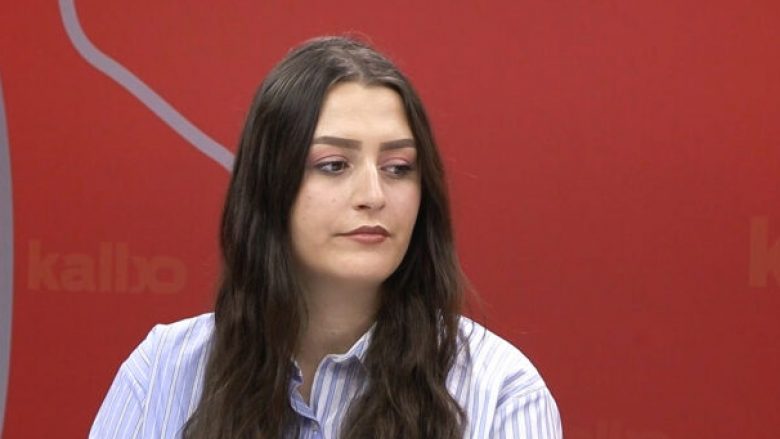 Aktivistja Blenda Asllani e quan ‘të kundërligjshëm’ vendimin e rektorit të UP-së për pezullimin e profesorit Krasniqi