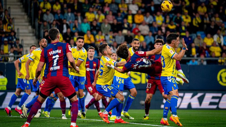 Barcelona merr tri pikë të mëdha si mysafir i Cadiz